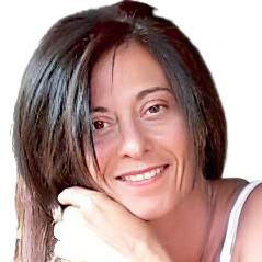 Pretty_Camera_Helga_Vukovich-removebg-preview